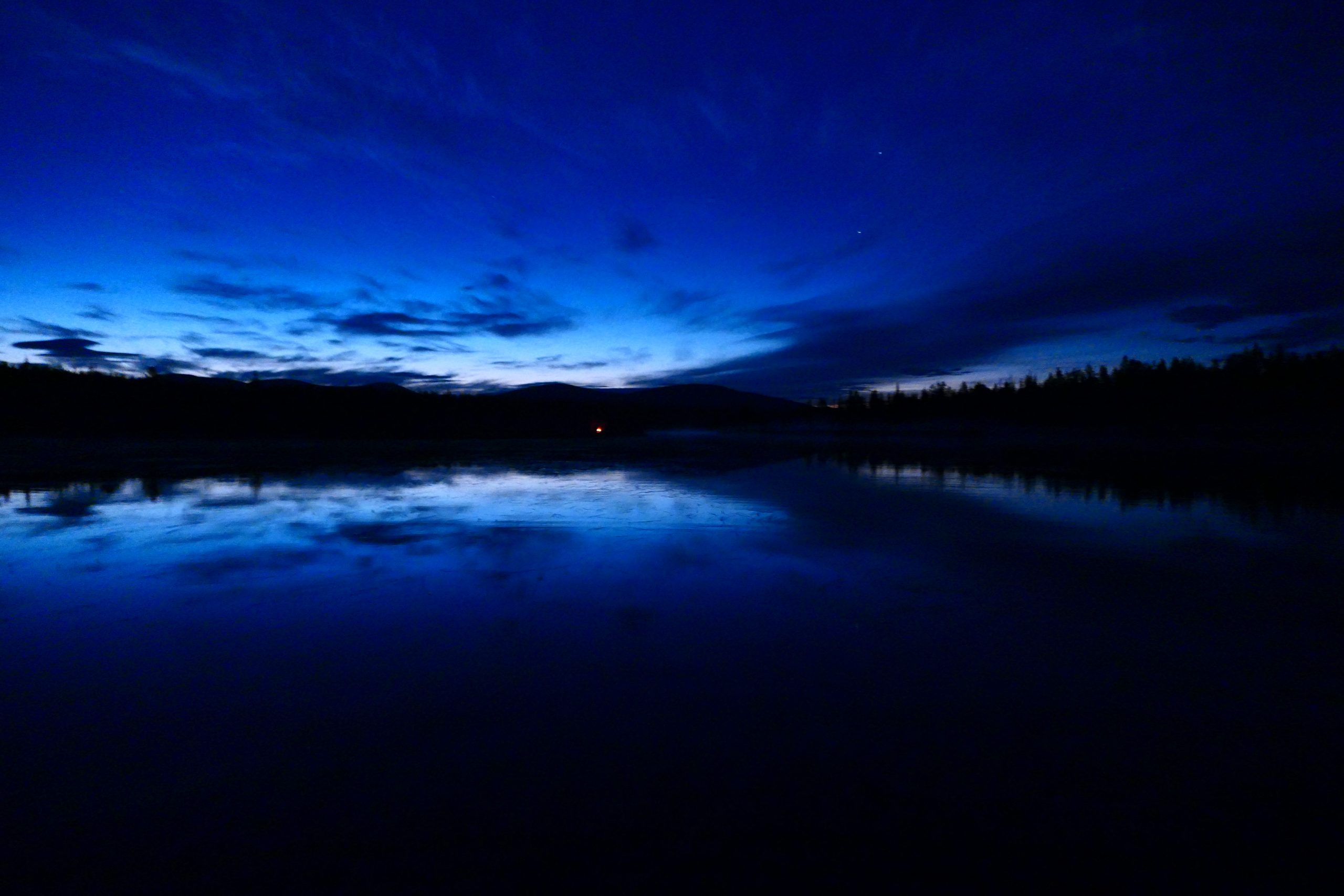 Öinen metsäjärvi